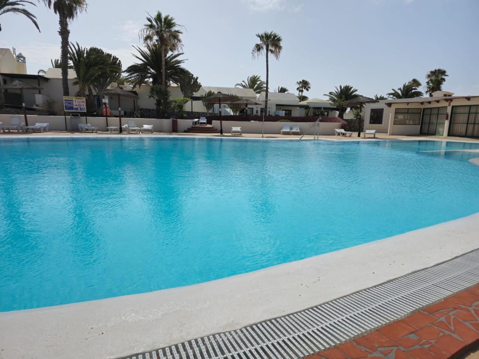 Bungalow Goa Pool View, Playa Roca Residence Sea Front Access - Free Ac - Wifi Коста-Тегисе Экстерьер фото